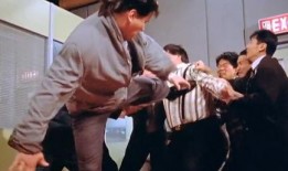 成龙爆料尿血视频播放下载,揭秘幕后真相，视频播放下载引发热议