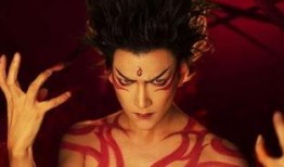 爆料娱乐圈博主戴头套,揭秘幕后真相！