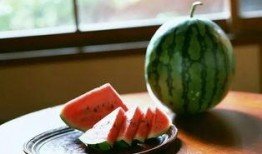 云南网红吃瓜事件真相揭秘,揭秘背后真相与争议